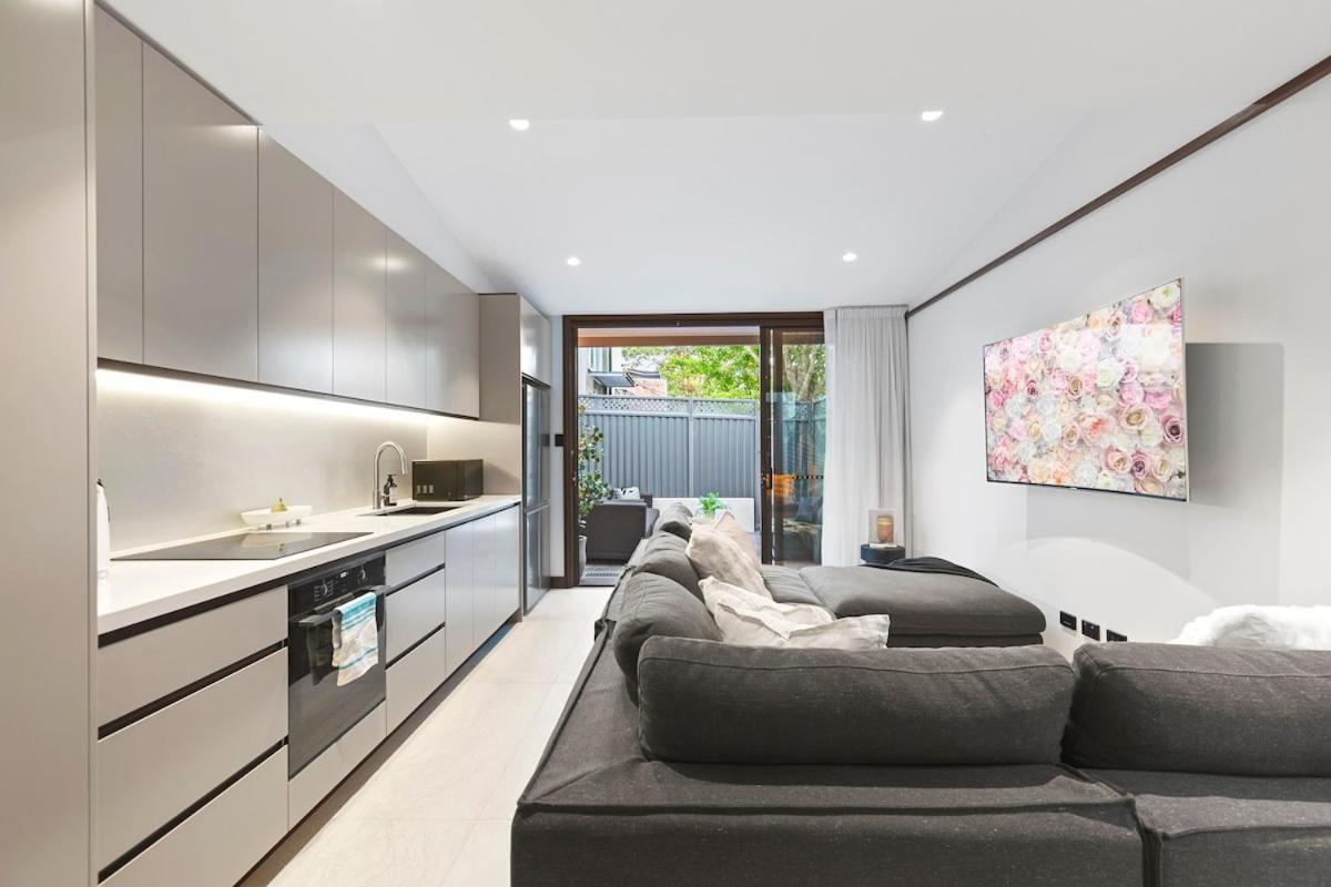 The Victorian Stone Terrace Holiday home Sydney